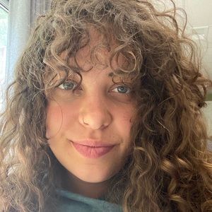 Meet your Posher, Abigail